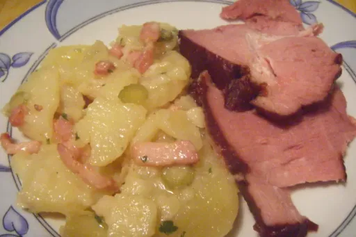 Palette fumée et salade de pommes de terre