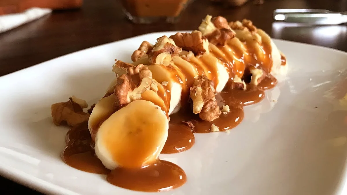 Banana con Dulce de Leche y Nuez