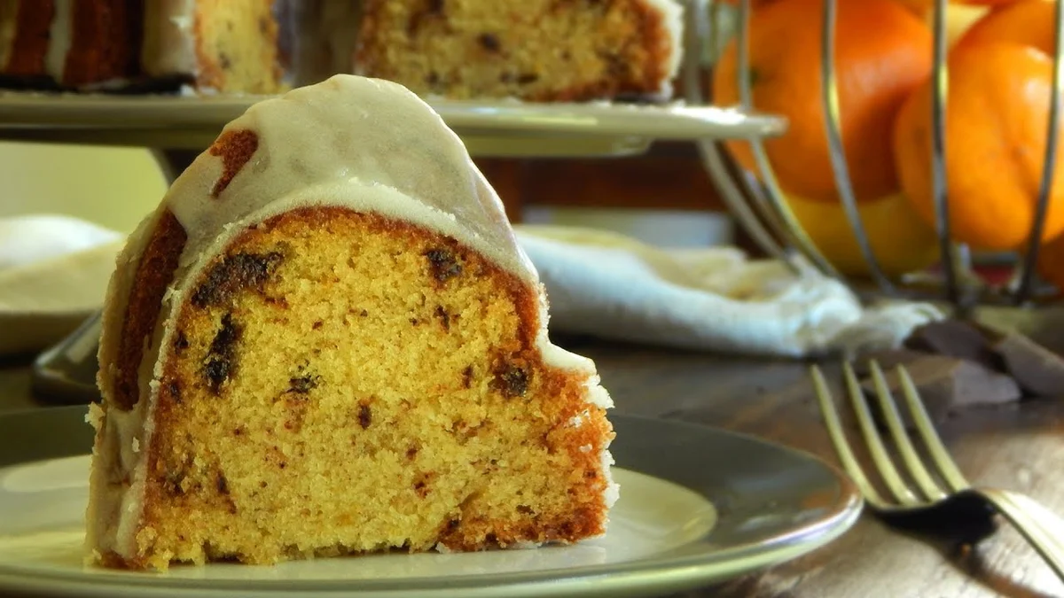 Orange loaf cake with chocolate chunks