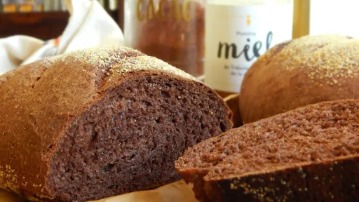 Pan Casero Integral con Cacao y Miel