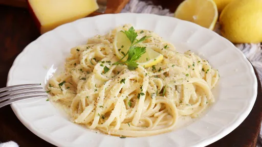 Tagliolini al Limone, fideos con manteca y limón