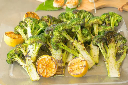 Brócoli a la parrilla con limón