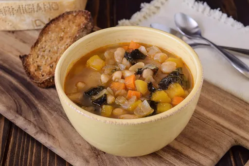 Sopa de judías a la toscana