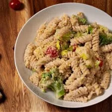 Pasta cremosa con judías blancas
