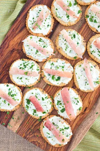 Ricotta and Prosciutto Cracker Appetizers