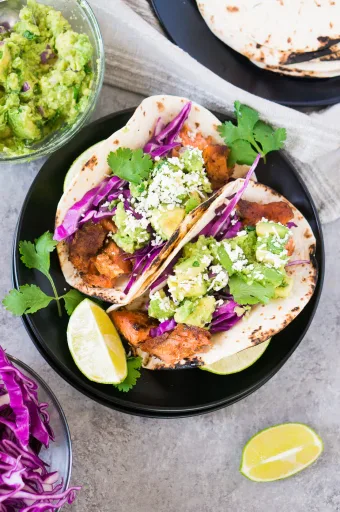 Tacos de salmón