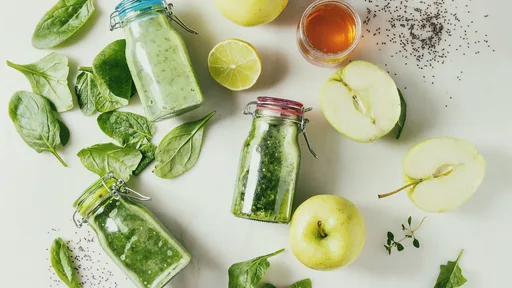 Zumo de manzana, pera y espinacas