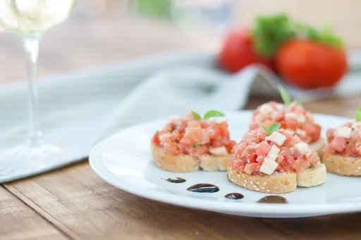 Bread Salad With Tomatoes, Mint & Red Onions
