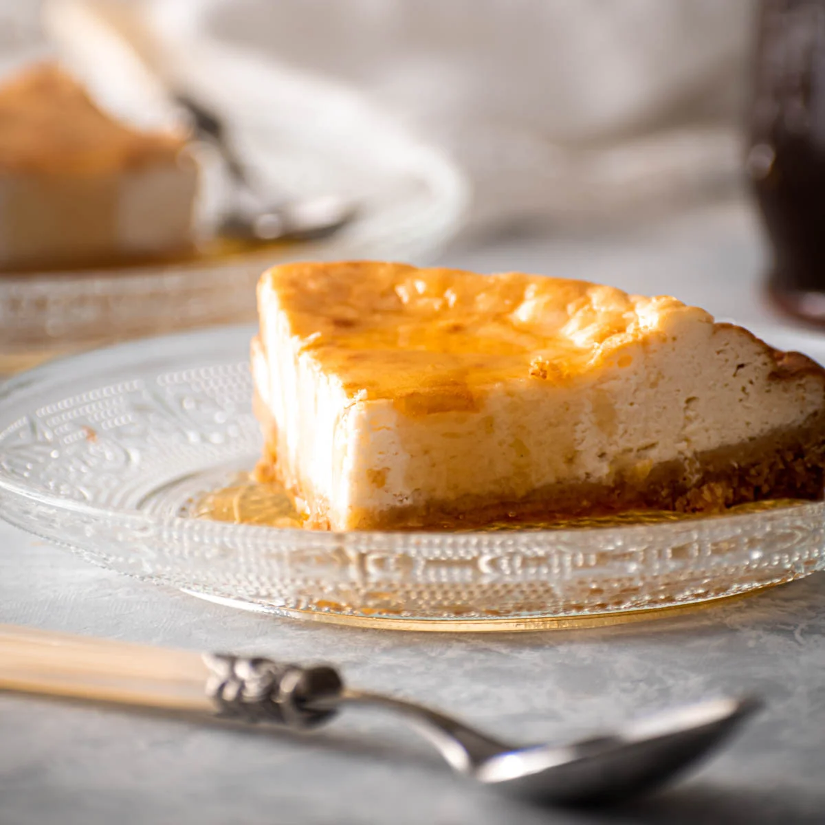No-bake Vegan Cheesecake With Greek Flavors, Coconut Crust And Cinnamon