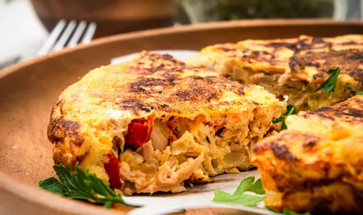 Tortilla Española de Atún y Pimientos Rojos Asados