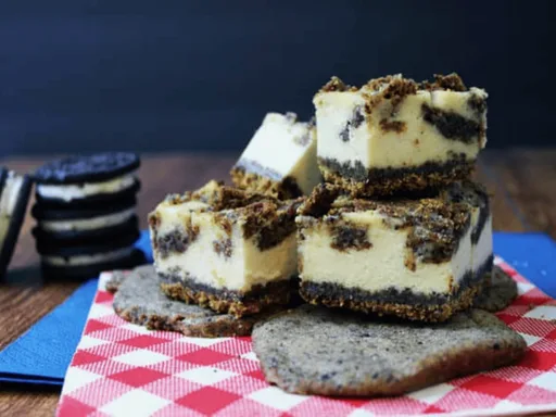 Oreo Chunk Cookie Cheesecake Squares Recipe