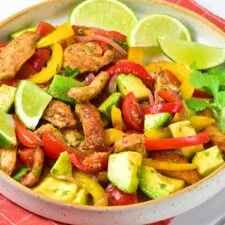 Ensalada de fajita de pollo (sin gluten y sin lácteos)
