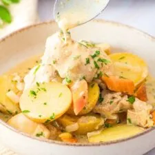 Pollo cremoso con patatas a la olla de cocción lenta