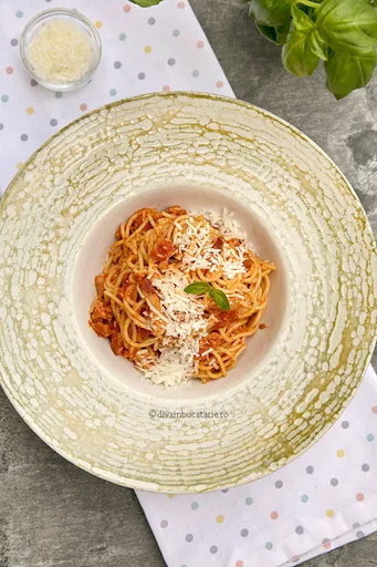 Espaguetis a la Amatriciana