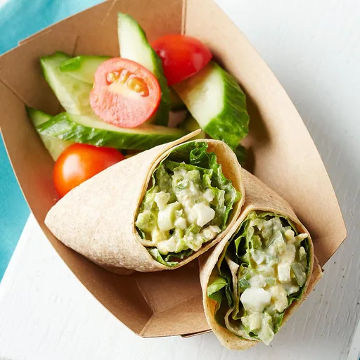 Wraps de ensalada de huevo con chipotle y ranchera