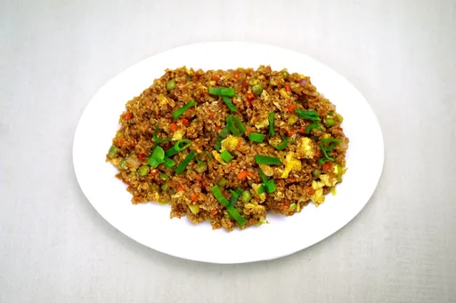 Arroz Frito de Quinua: Un Giro Nutritivo Peruano a un Plato Clásico