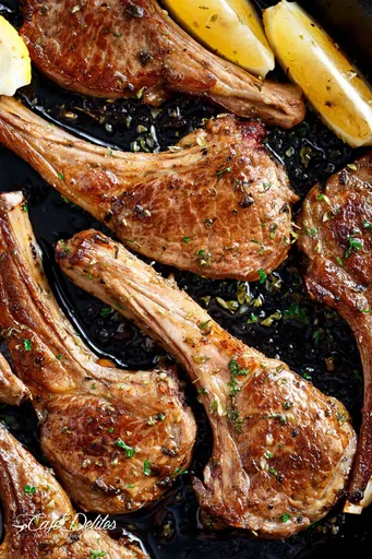 Chuletas de cordero a la griega