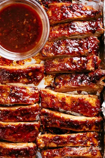 Costillas de barbacoa pegajosas al horno