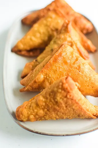 Samosas vegetarianas de falsa ternera