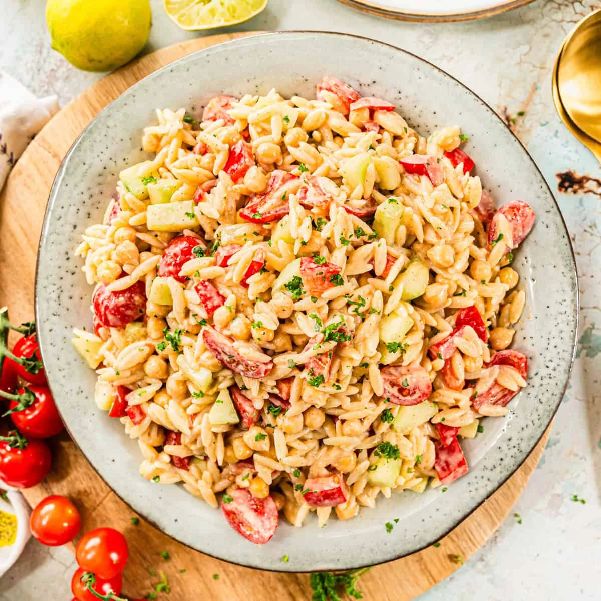 Aromatischer Kritharaki Salat