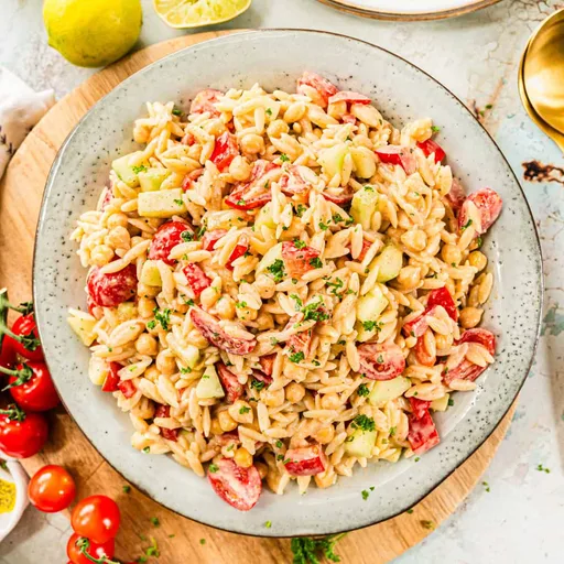 Aromatischer Kritharaki Salat