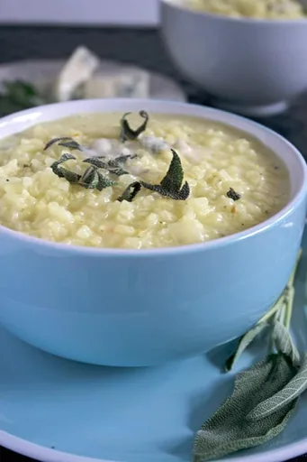 Risotto con gorgonzola y salvia