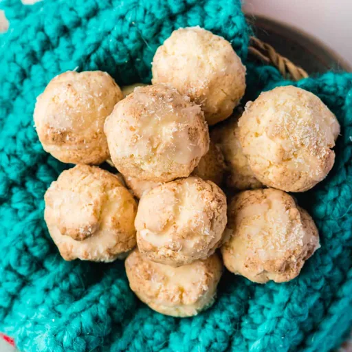 Zarte, luftige Zitronenwölkchen mit Kokos