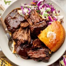 Costillas cortas de barbacoa jugosas a cocción lenta