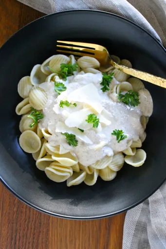 Pasta con pesto de nueces