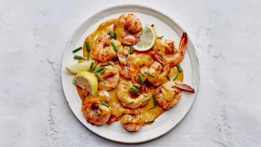 Langostinos sellados con mantequilla de kare-kare