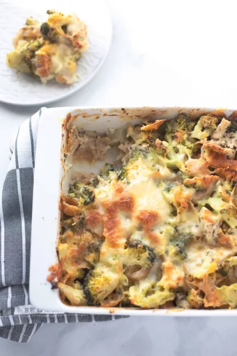 Easiest Chicken Broccoli Pasta Bake