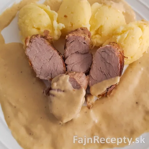 Filé mignon suíno com molho de alho-poró