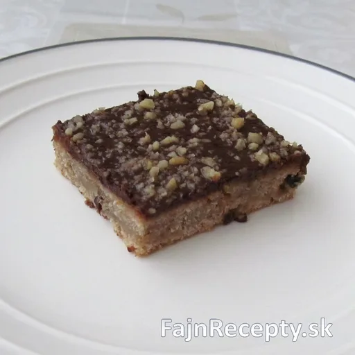 Strúhaný jablkový koláč s orechami
