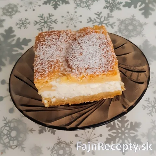 Svieži tvarohový koláč