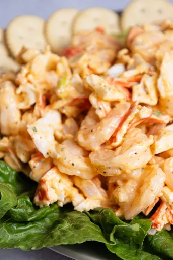 Remoulada ligera de gambas y cangrejo