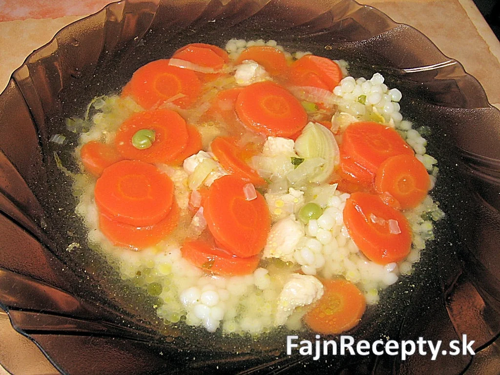 Sopa de legumes com alho-poró