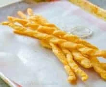 Puffed Cheddar Cheese Twists