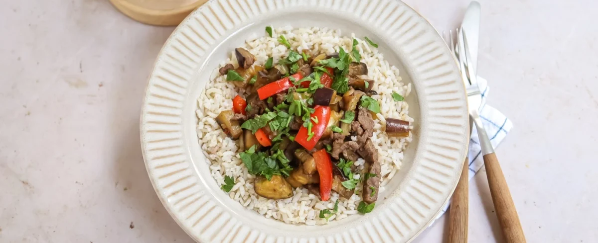 Bloemkoolrijst met aubergine & runderreepjes