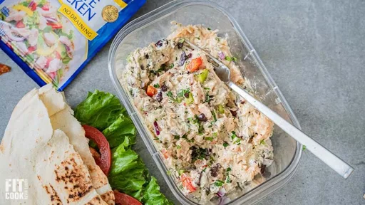 Mediterranean Salad with Hummus