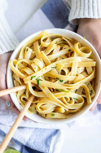 Fideos picantes con ajo