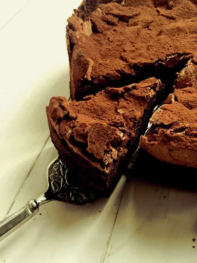Chocolate Meringue Cake
