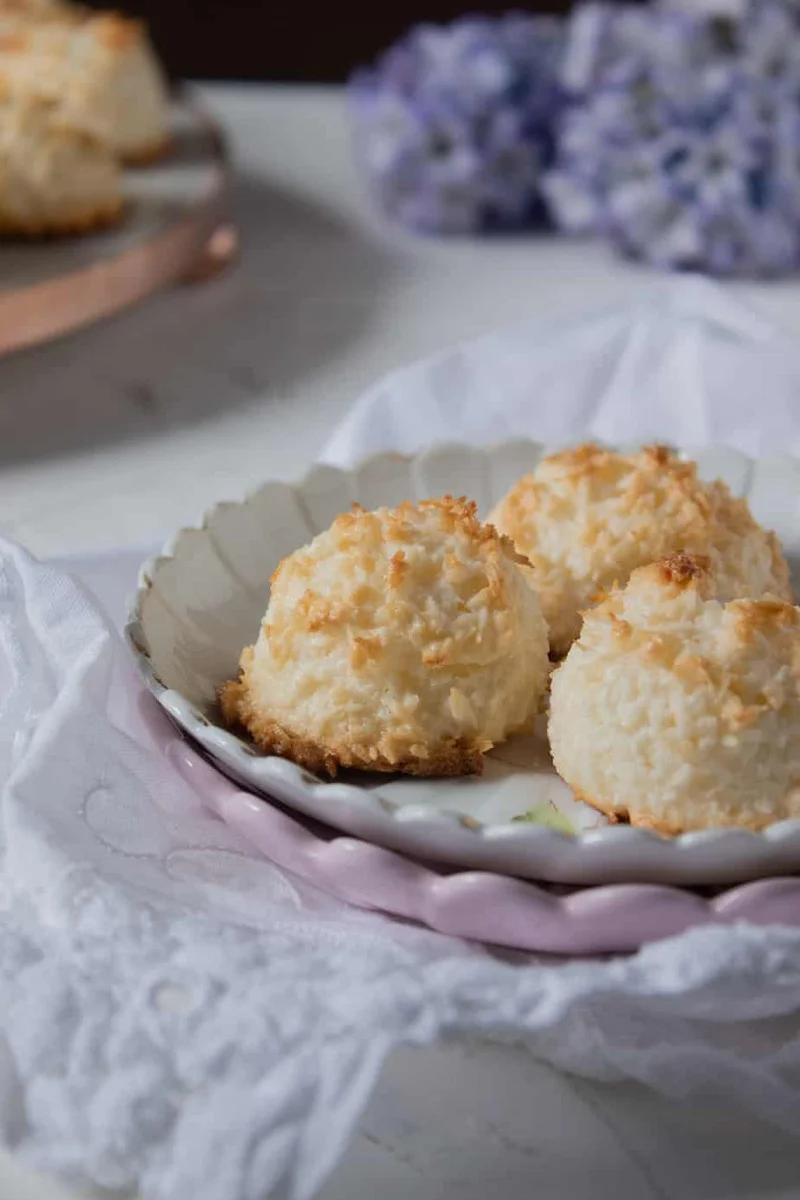 Coconut Macaroons w/ Unsweetened Coconut