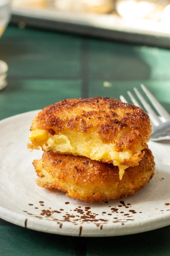 Cheesy Corn & Potato Cutlet Recipe