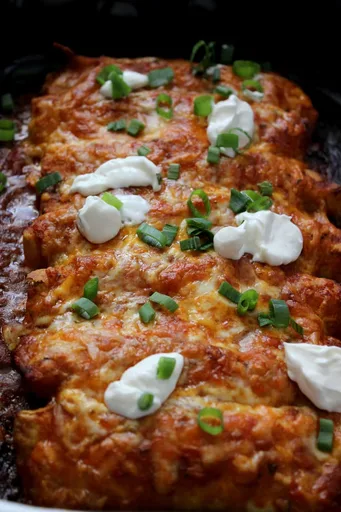 Enchiladas de pollo picantes con nuestra salsa de enchilada favorita