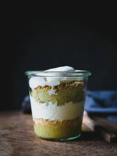 Danish apple trifle (Æblekage)