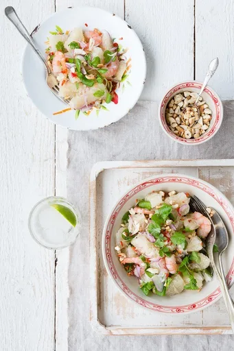 Pomelosalat med rejer og cashewnødder