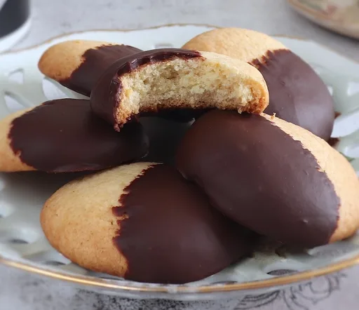 Bolachas com Cobertura de Chocolate