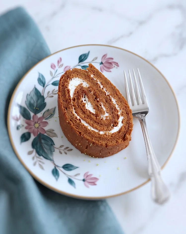 Brazo gitano sencillo relleno de nata montada
