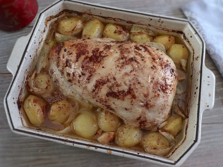 Baked turkey loin with lemon and cinnamon