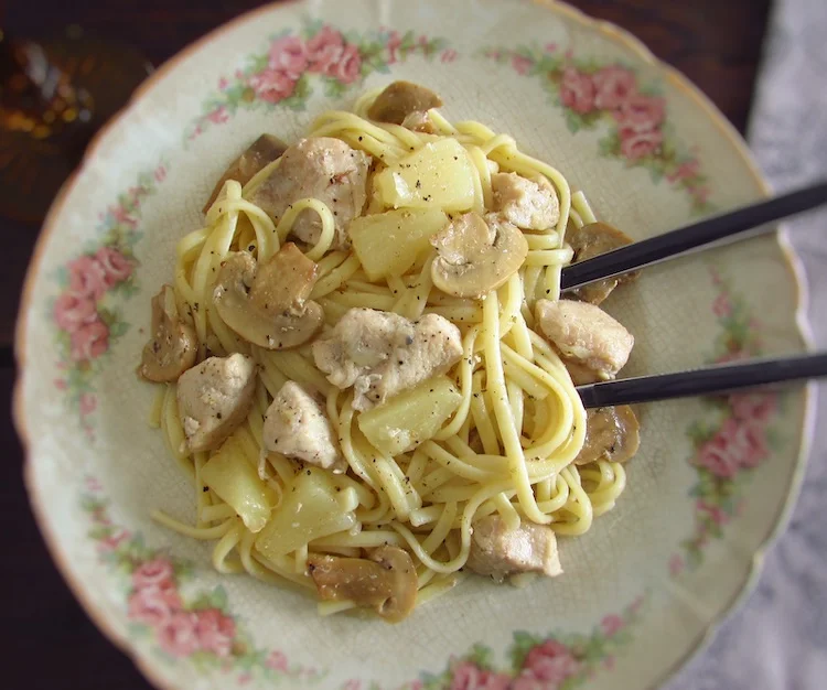 Chicken with Spaghetti, Pineapple and Mushrooms